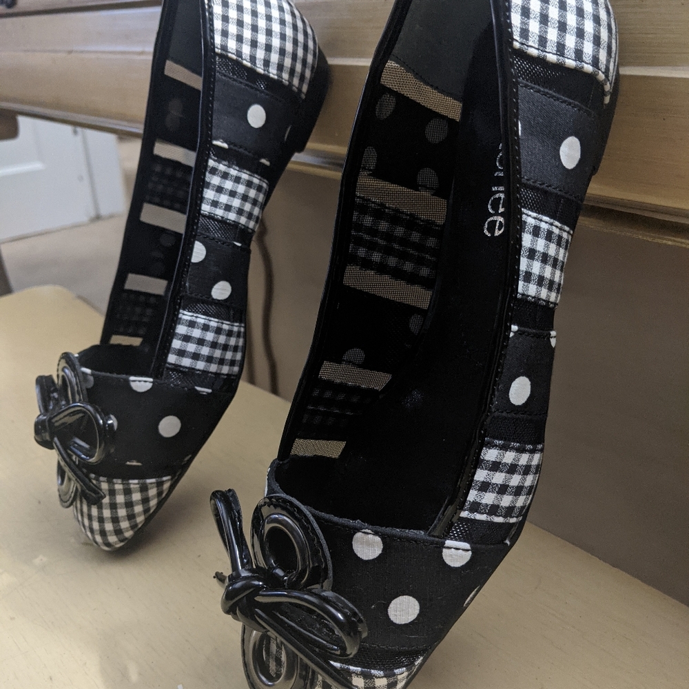 J.Renee everywhere sold out comfortable Edie flats